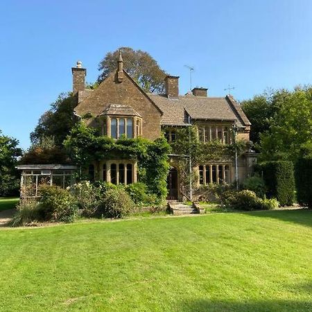 The Dower House At Parnham Park Villa Биминстър Екстериор снимка